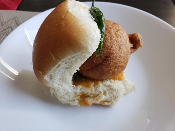 Vada pav